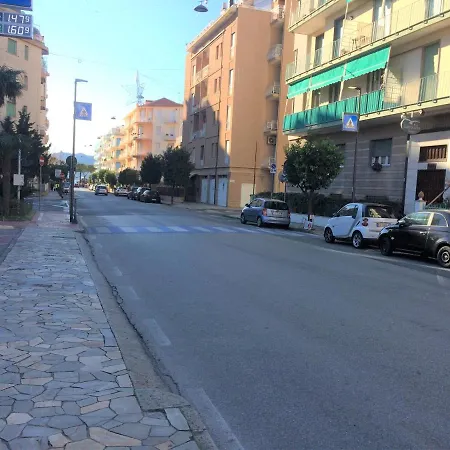 Apartmán Trilocale Ristrutturato A 200m Dal Mare:vinci246 Alassio