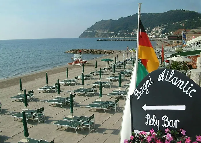 Apartment Trilocale Ristrutturato A 200m Dal Mare:vinci246 Alassio