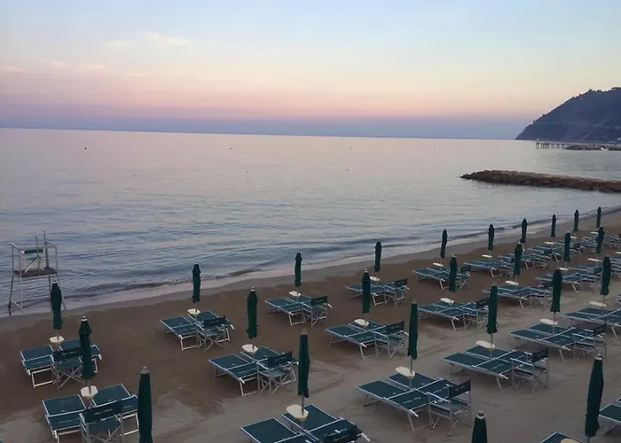 Trilocale Ristrutturato A 200m Dal Mare:vinci246 Apartment